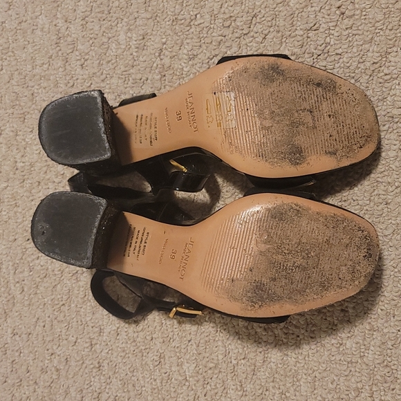 Black glitter heel with black and gold band - Picture 3 of 3